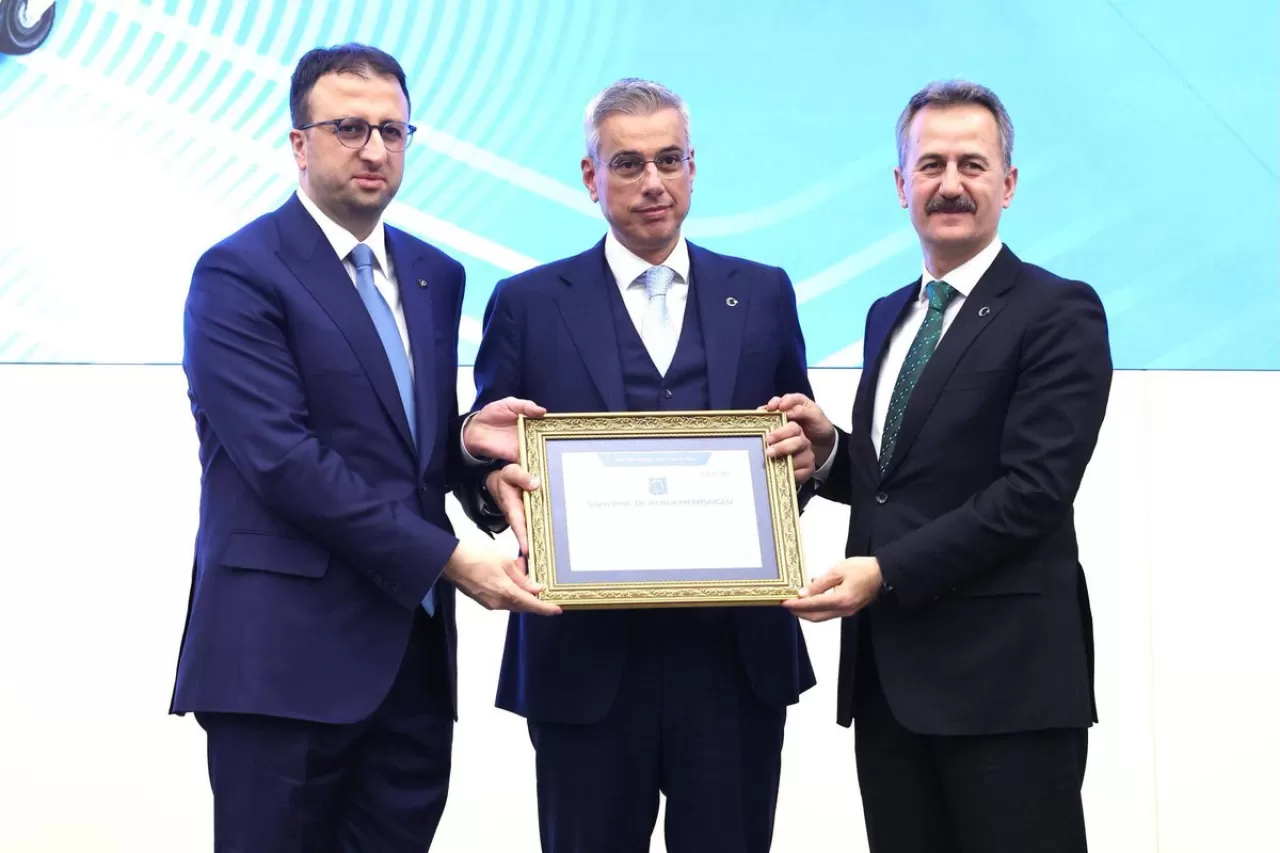 ASELSAN'dan Sağlık Bakanlığı'na Mobil Dijital Röntgen Cihazı Teslimi