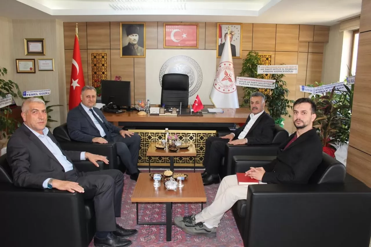 Güroymak Belediye Başkanı Eşref Mutlu, Bitlis İl Sağlık Müdürü Doç. Dr. Şaban Ergene'yi Ziyaret Etti