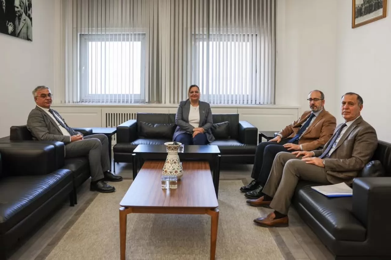 Afyonkarahisar İl Sağlık Müdürü, Belediye Başkanı Köksal'ı Ziyaret Etti