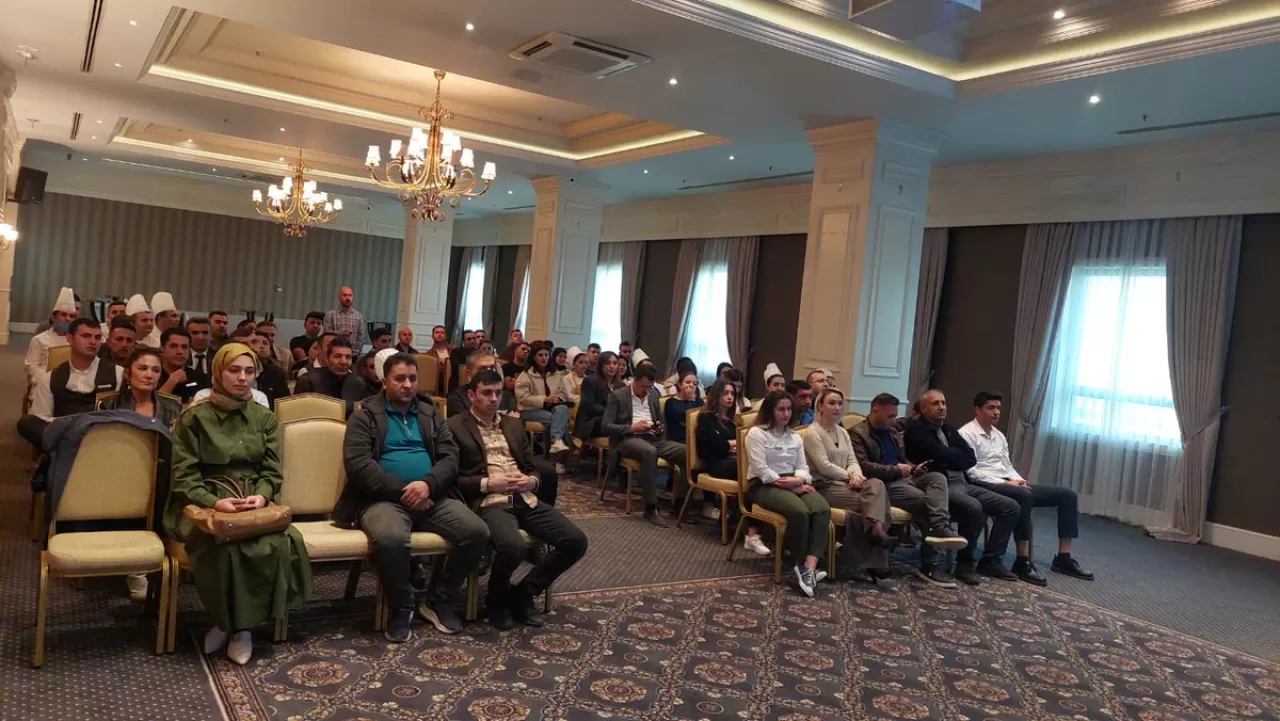 Van'da Otel Personeline Yönelik Hijyen ve Bulaşıcı Hastalıklar Eğitimi Düzenlendi