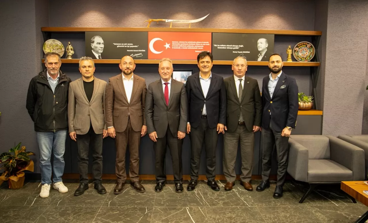 Trabzon'da Siyasi ve İş Dünyası Temsilcilerinden İl Sağlık Müdürlüğüne Ziyaret