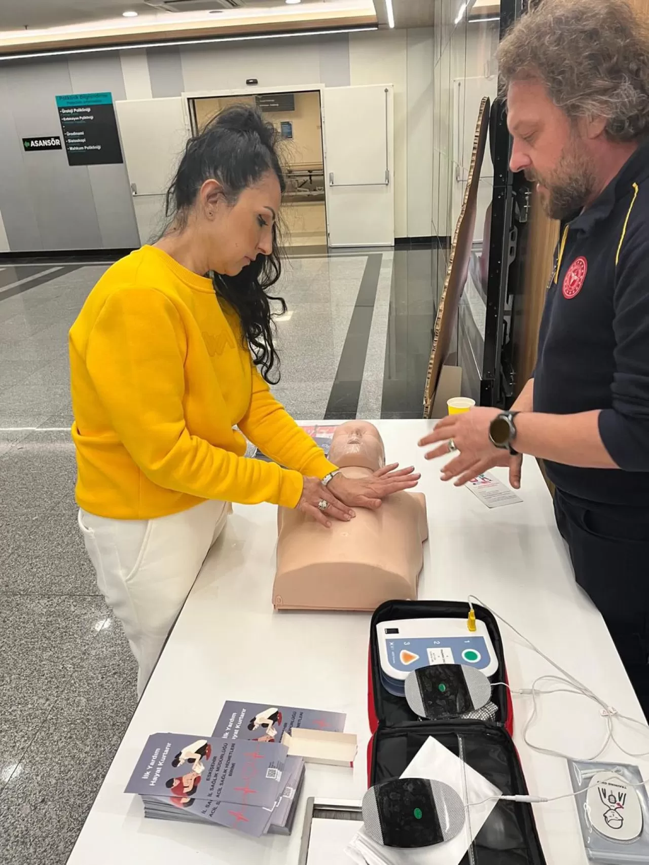 Eskişehir'de Acil Sağlık Hizmetleri Haftası'nda İlkyardım Eğitimleri Düzenlendi