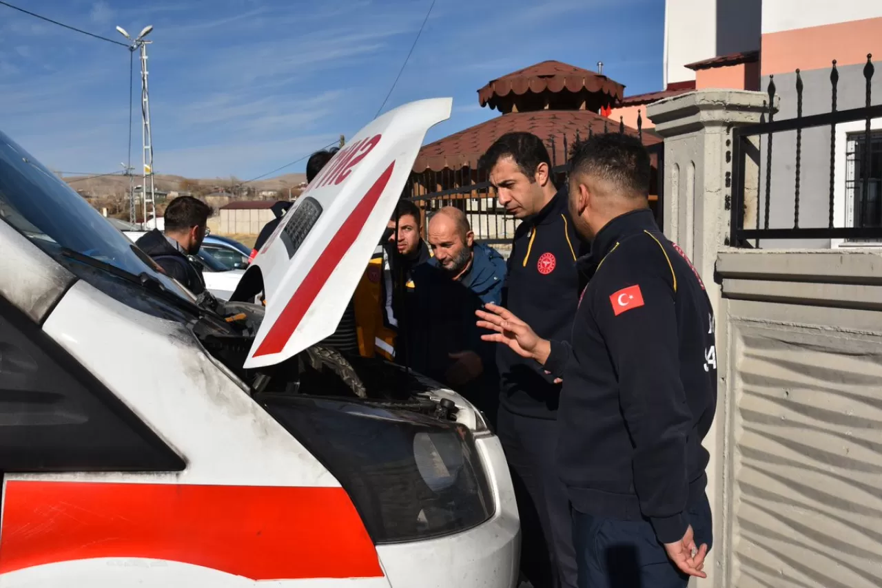 Van İl Sağlık Müdürlüğü'nde 112 Acil Sağlık Hizmetleri İncelendi