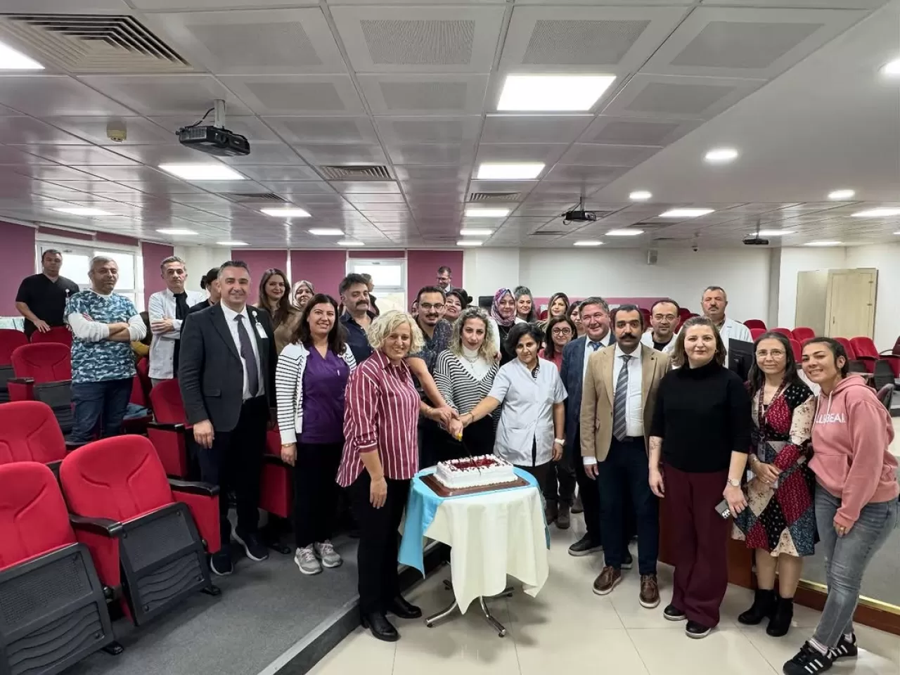 Eskişehir'de Diş Protez Teknisyenleri Günü Coşkuyla Kutlandı