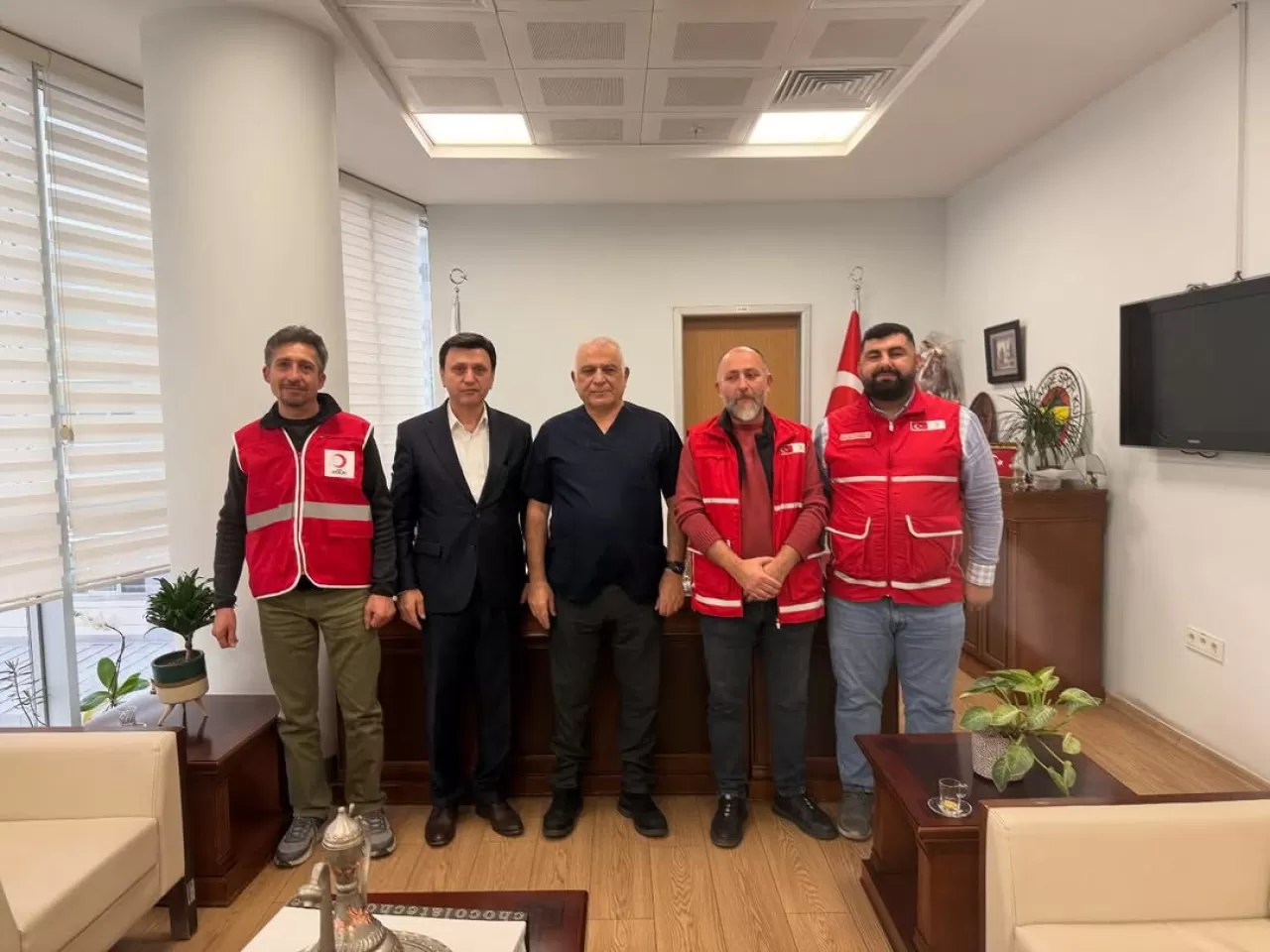 Tuzla Kızılay Başkanı Adnan Kanit, Hastane Başhekimi'ne Nezaket Ziyaretinde Bulundu