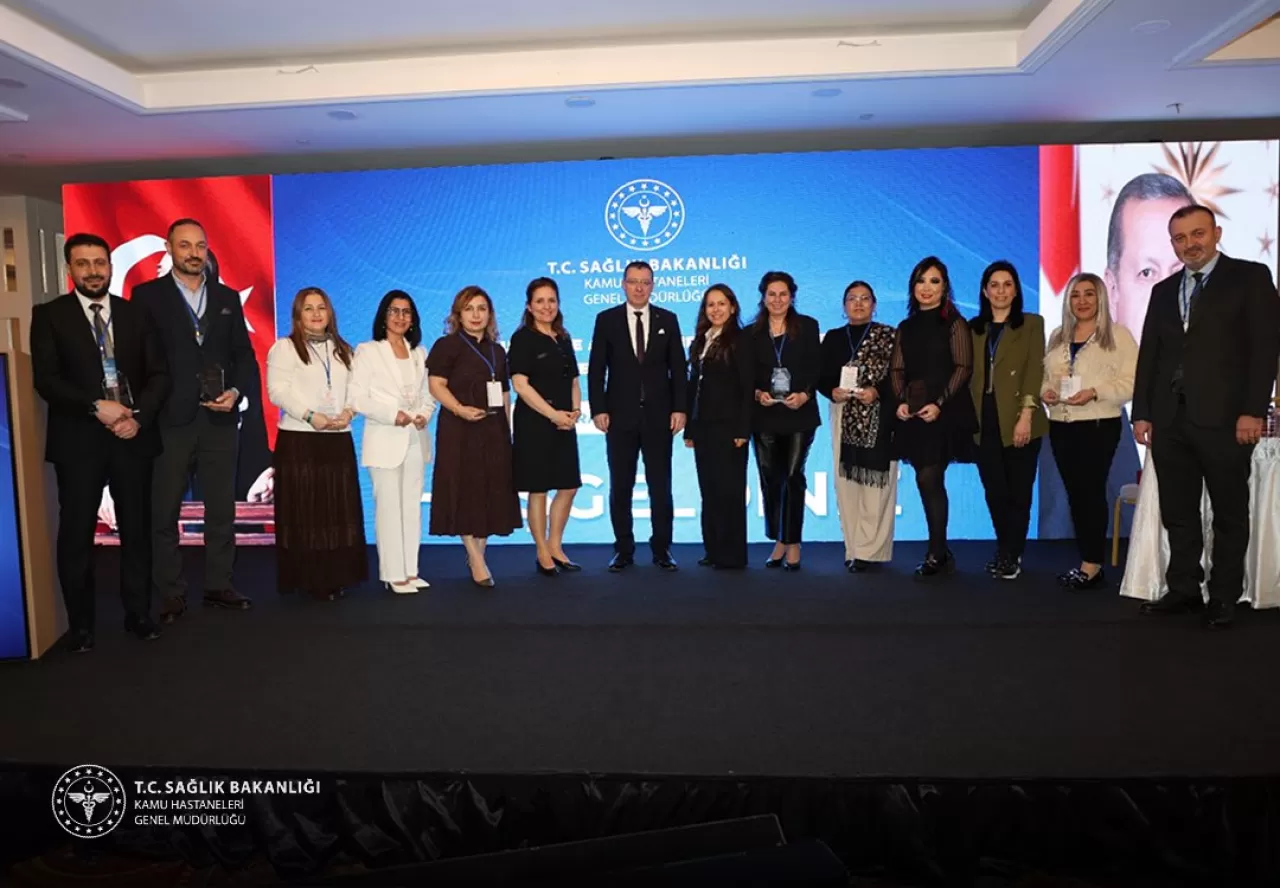 Kamu Hastanelerinde Eğitim Programı Tamamlandı, Başarılı Katılımcılara Plaket Verildi