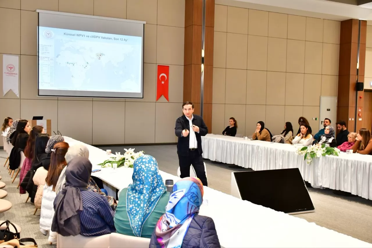 Gaziantep'te Aşı İle Önlenebilir Hastalıklar ve Çocuk Felci Eradikasyonu Eğitimi