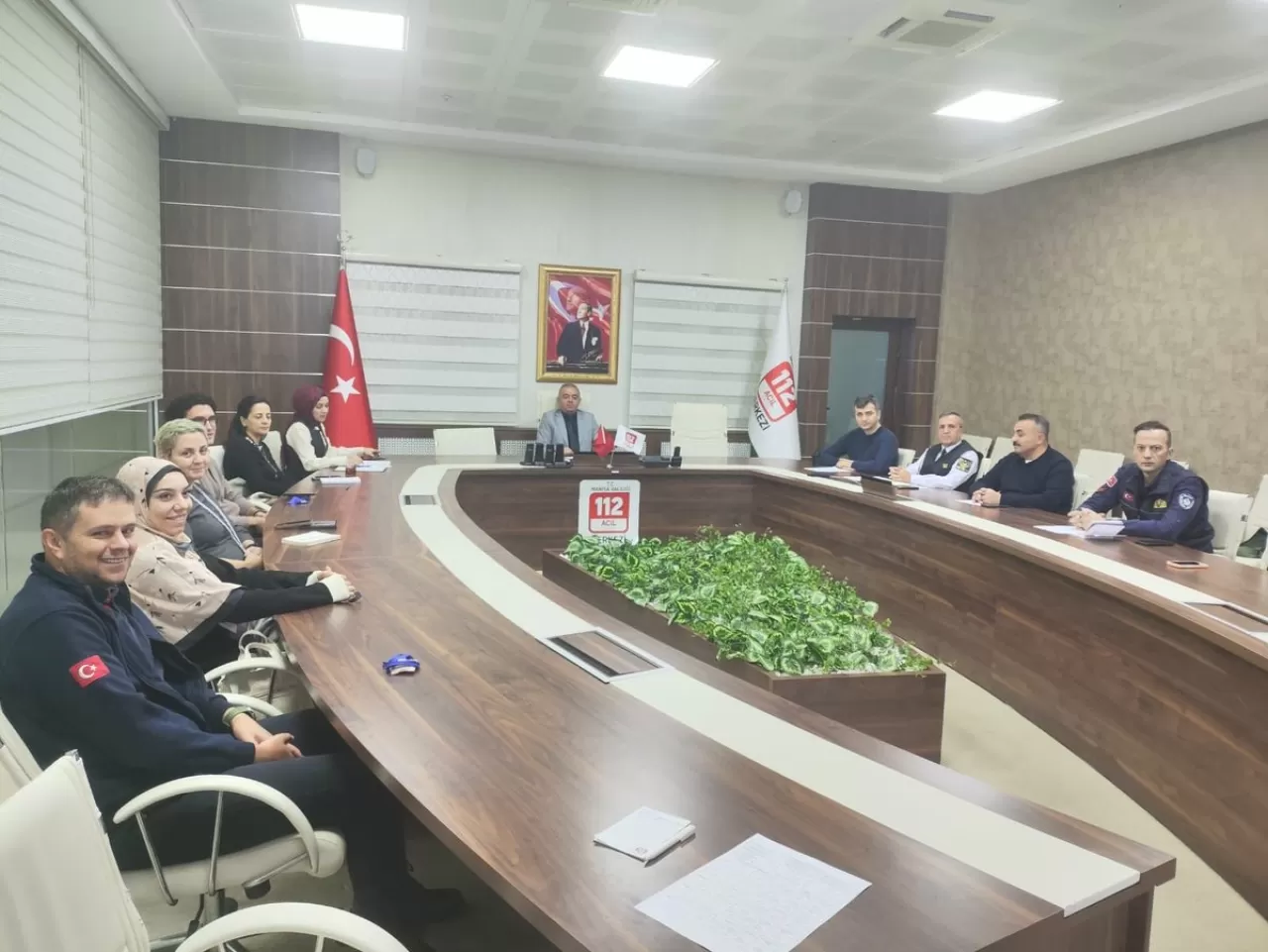 Manisa 112 Acil Çağrı Merkezi'nde Aylık Değerlendirme Toplantısı Yapıldı