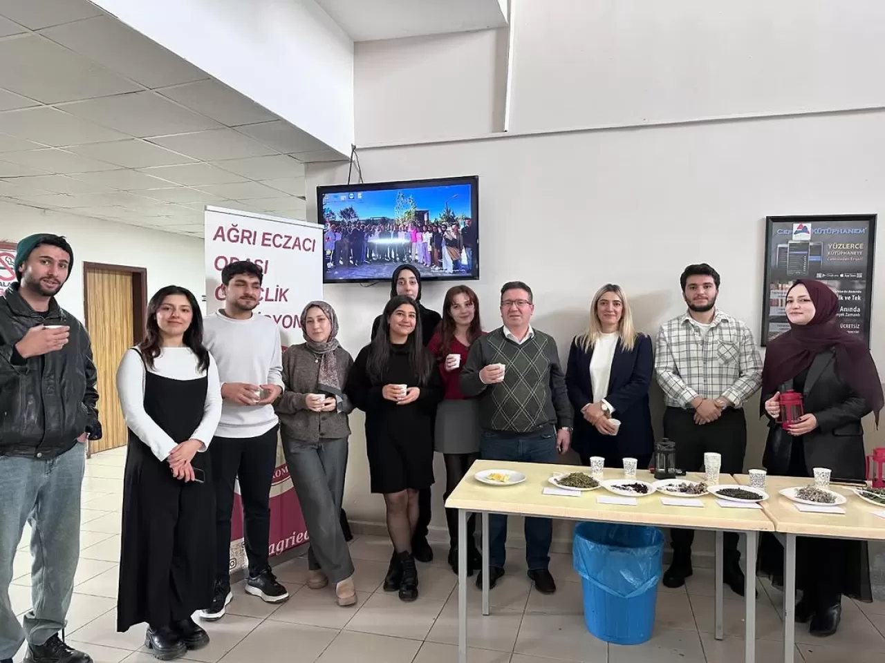 Ağrı'da Eczacılık Öğrencileri ve Eczacılar Bir Araya Geldi