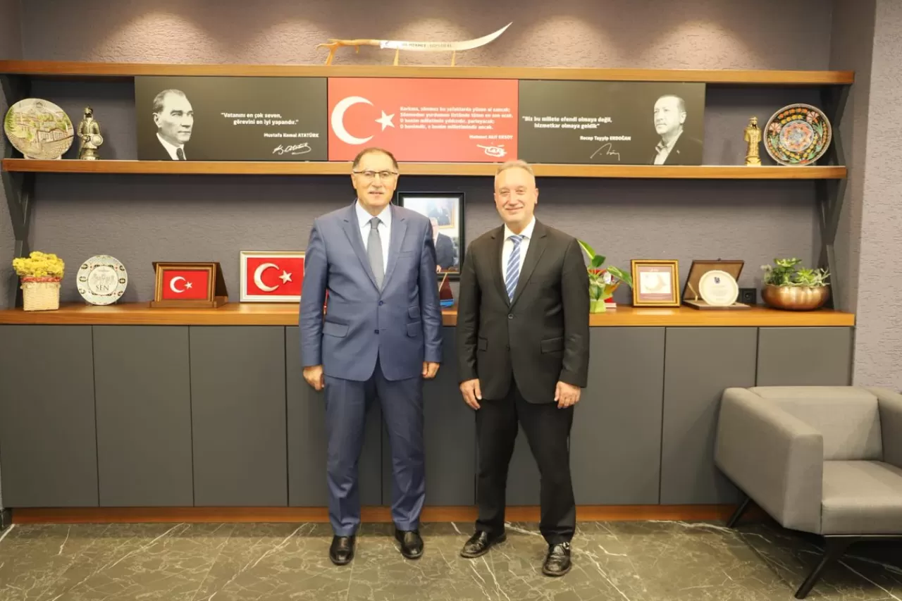 Şeref Malkoç, Trabzon İl Sağlık Müdürü Dr. Mehmet Topsakal'ı Ziyaret Etti