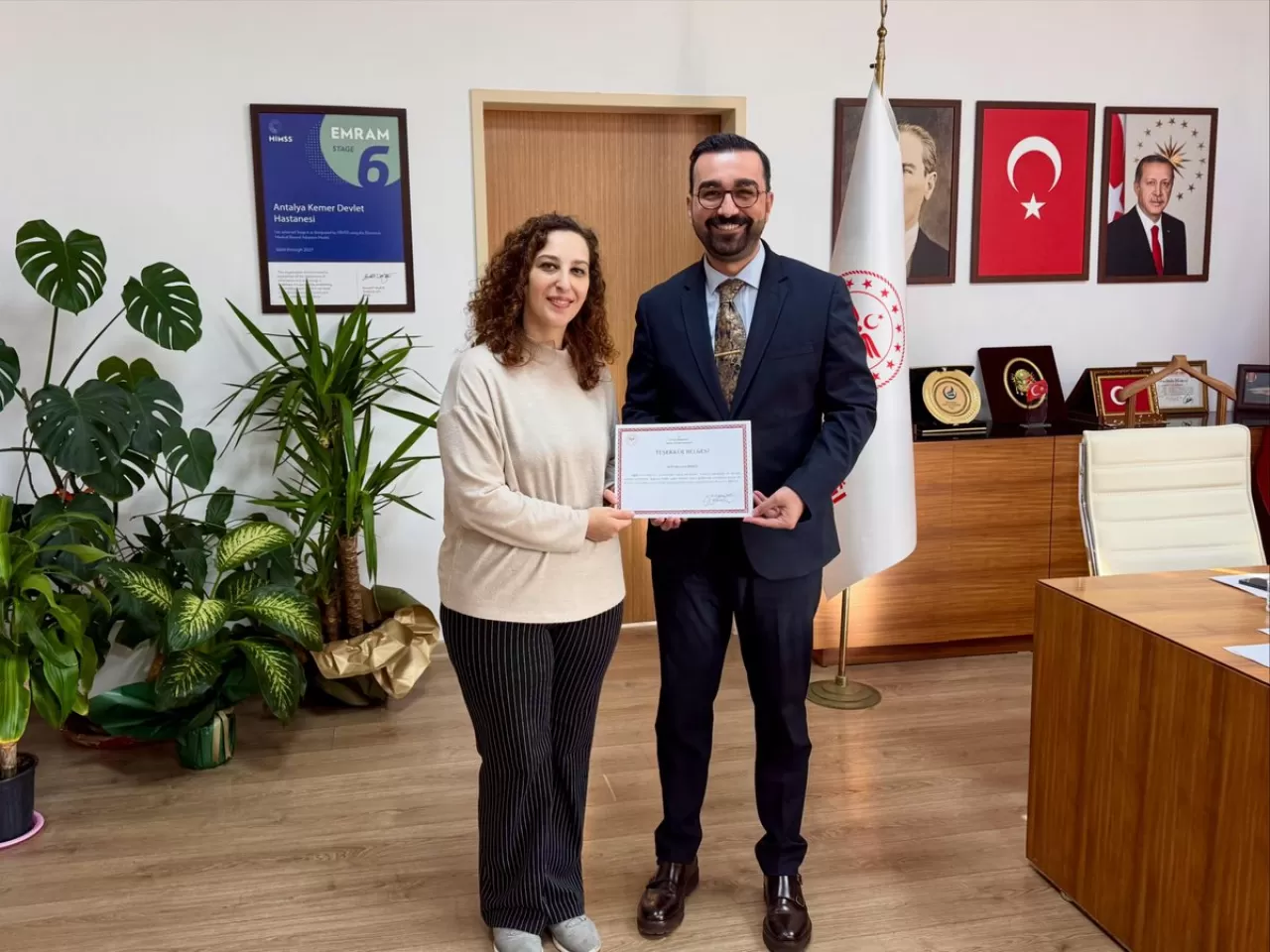 Uz. Dr. Merve Dicle Erdoğan'a Kemer Devlet Hastanesi'nden Teşekkür Belgesi