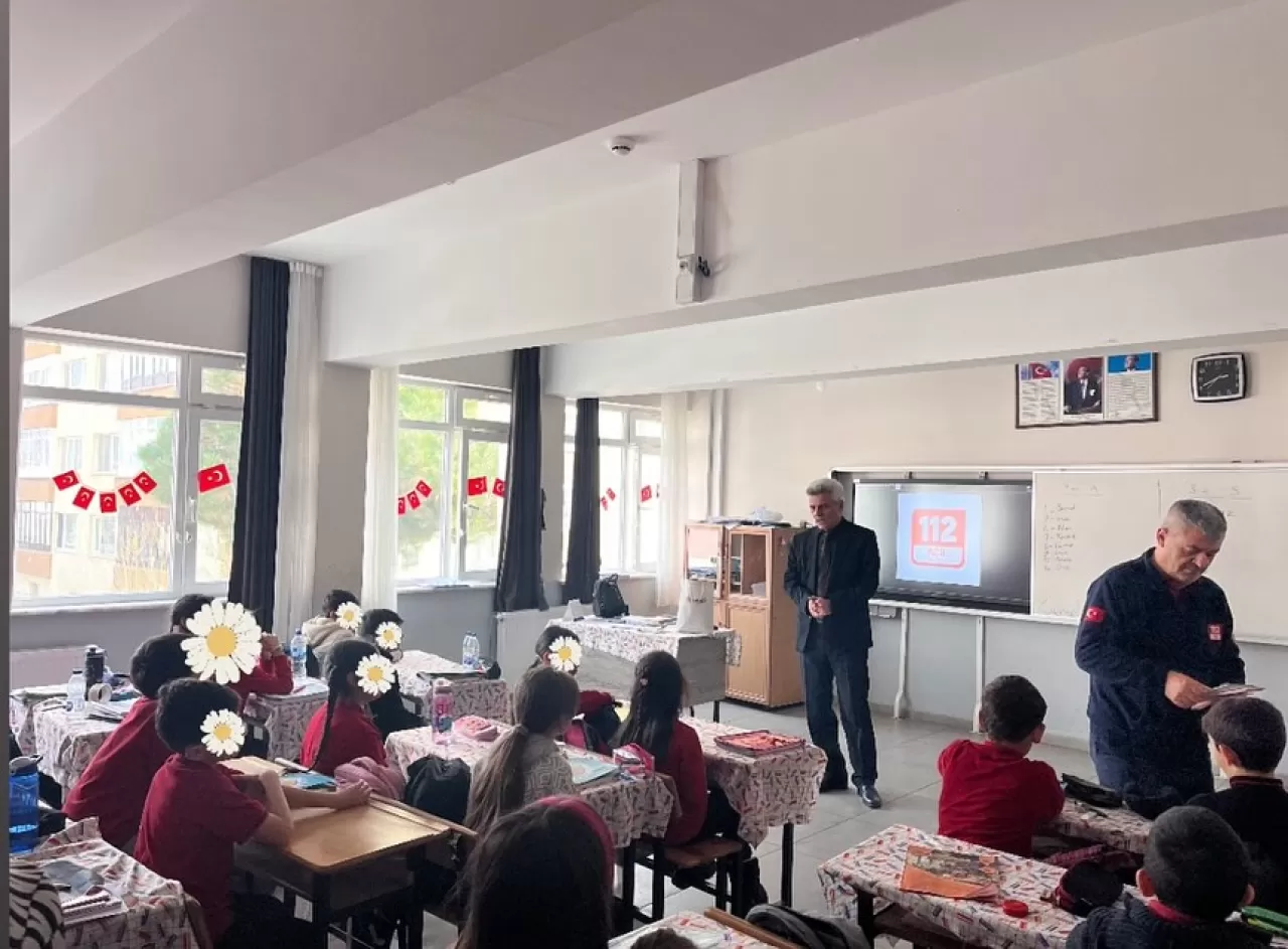 Bolu'da Minik Öğrencilere 112 Acil Çağrı Merkezi Tanıtıldı