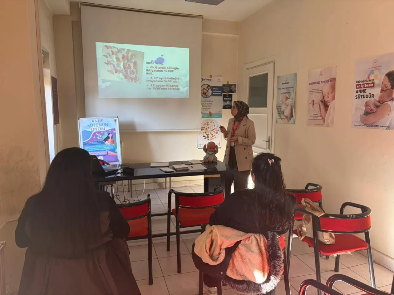 Denizli'de Gebelere Anne Sütü ve Emzirme Eğitimi Verildi