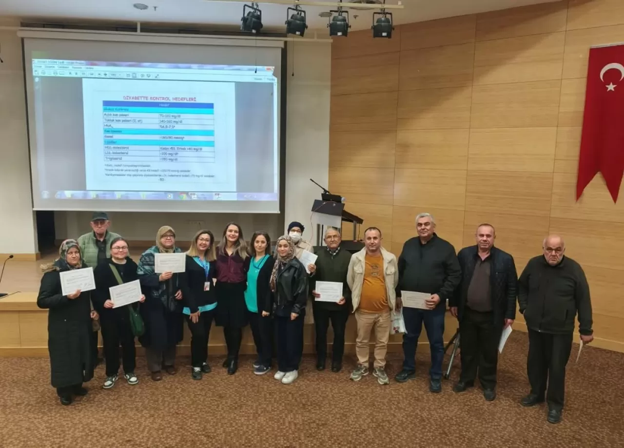 Merkez Efendi Hastanesi'nde Diyabet Okulu Başarıyla Tamamlandı