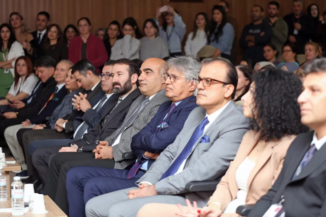 İzmir'de Sağlık Çalışanlarına Yönelik Eğitim Programı Düzenlendi