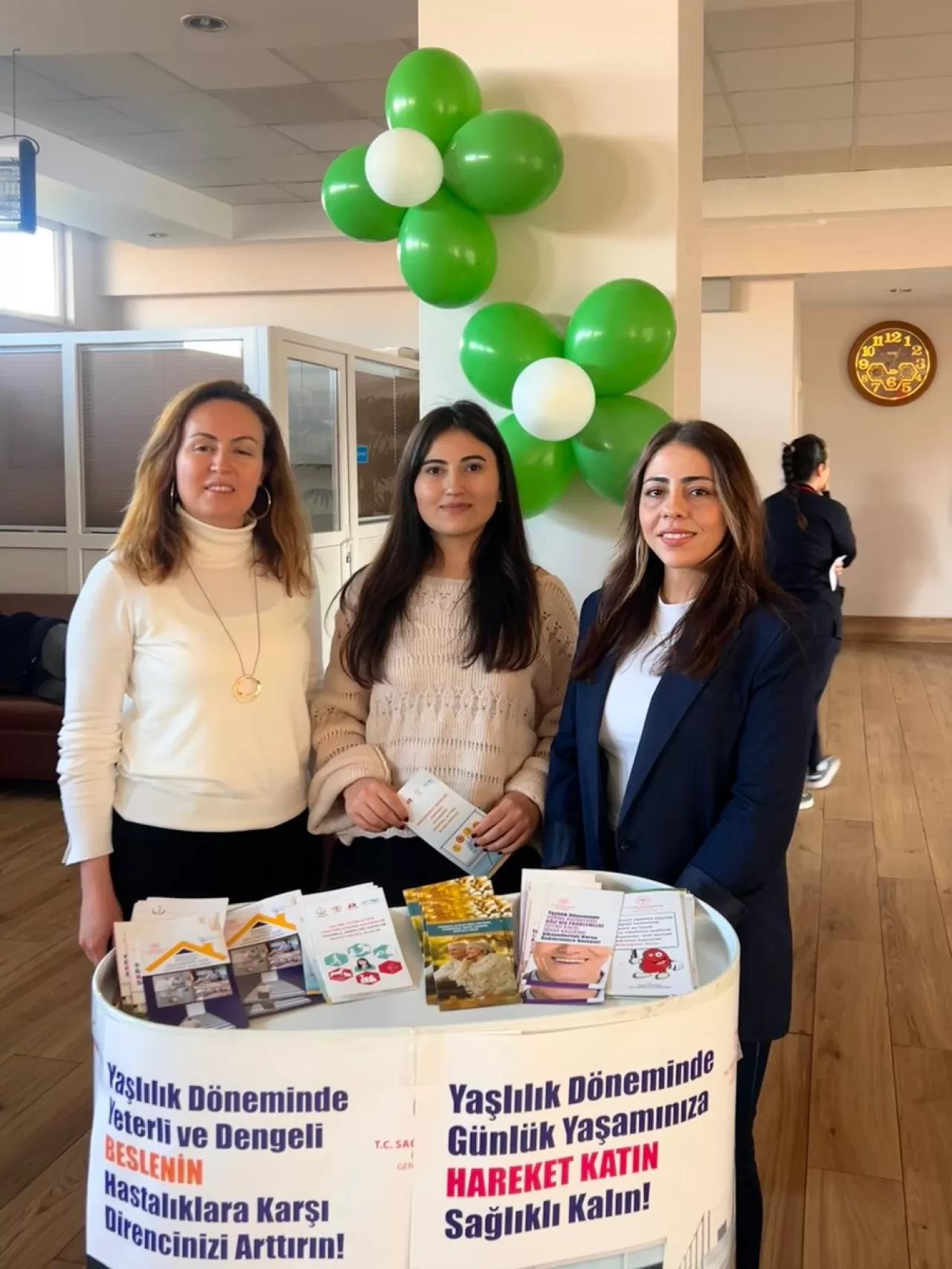 Gelibolu'da Huzurevi Sakinlerine Sağlıklı Yaşam Ziyareti