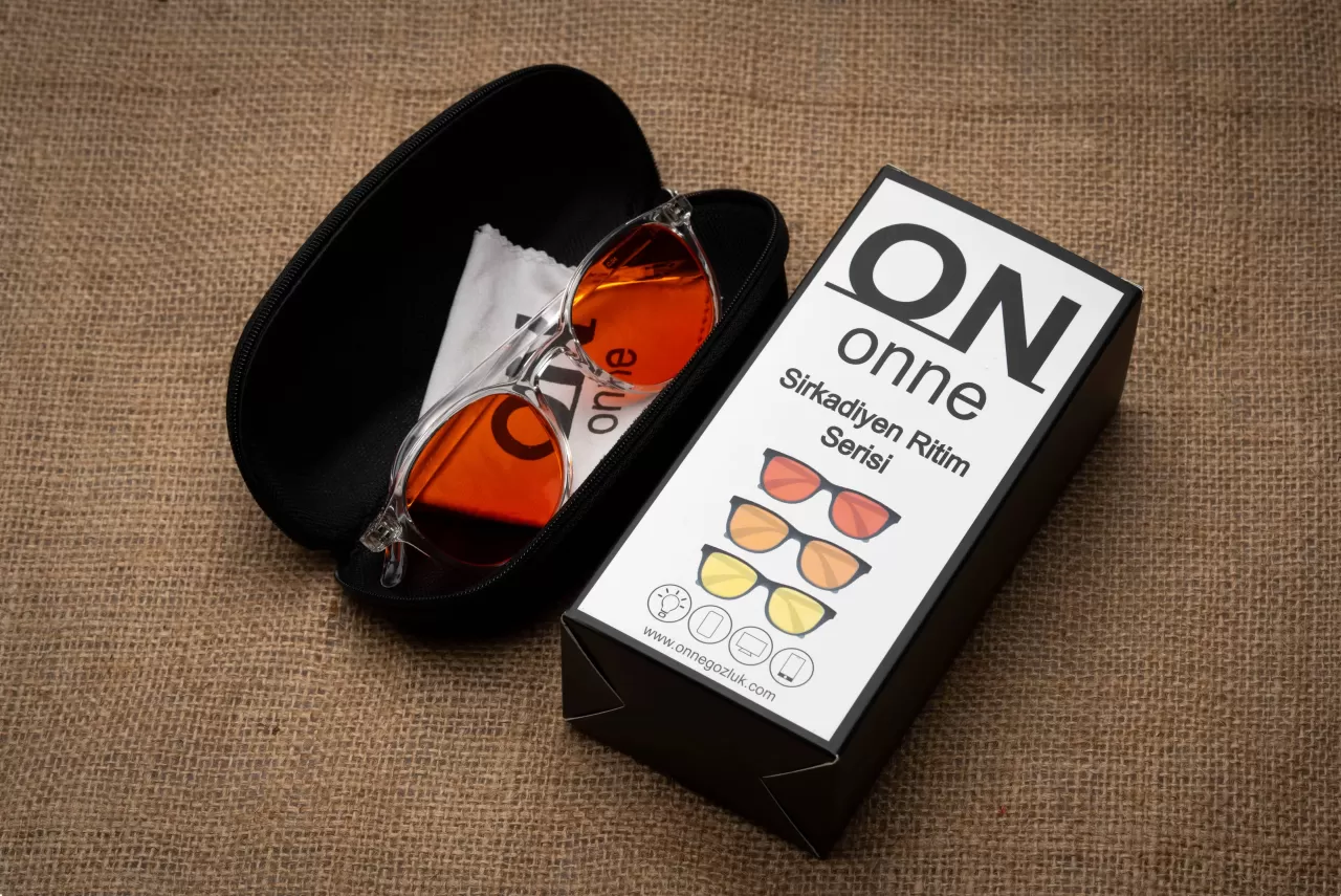 Akşamları Sadece 10 Dakika Mavi Işık Filtresi Kullanmak Uyku Kalitesini Kurtarmaya Yetmiyor