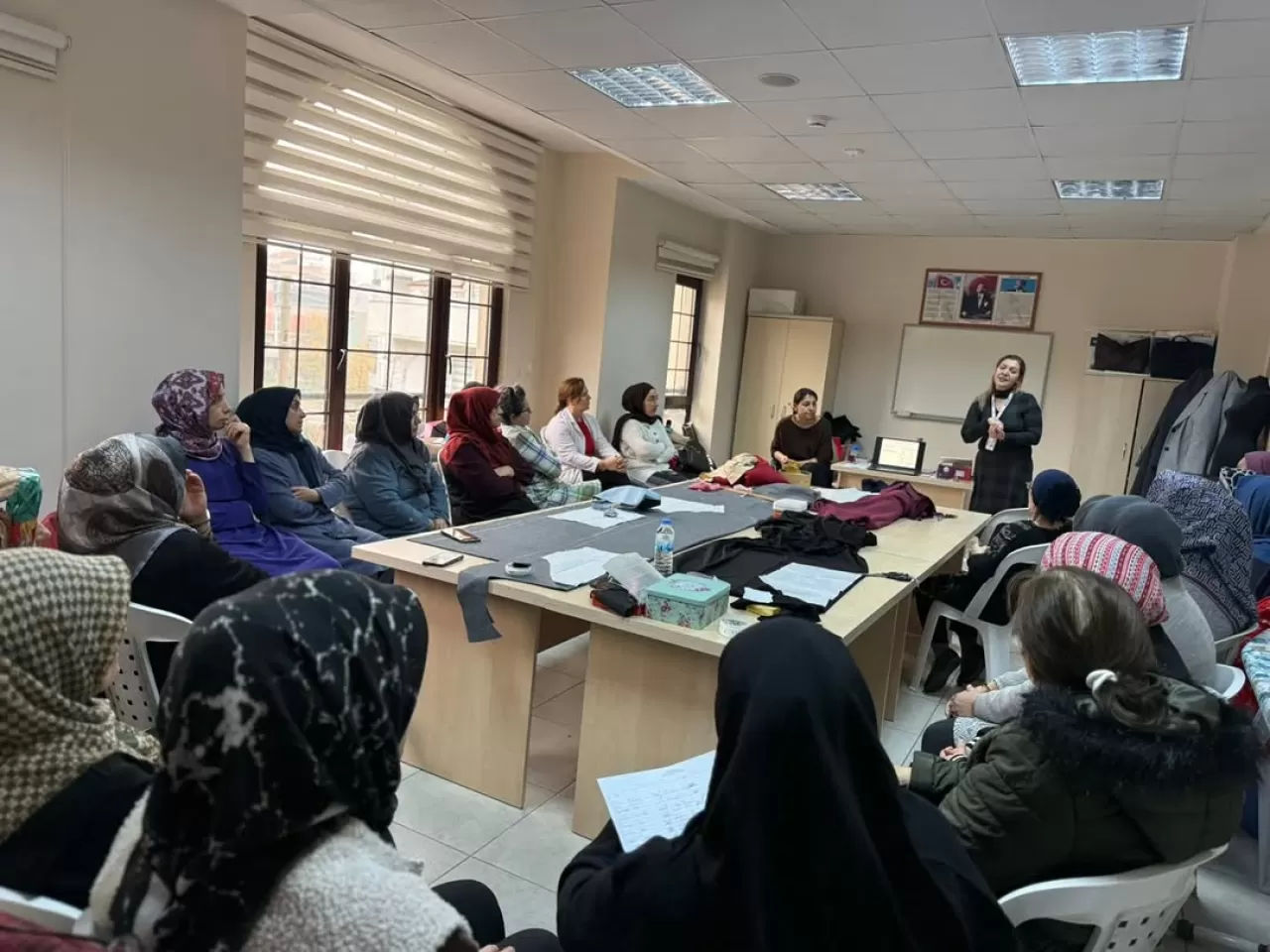 Topçular İZMEK'te Kanser Farkındalık Eğitimi Düzenlendi