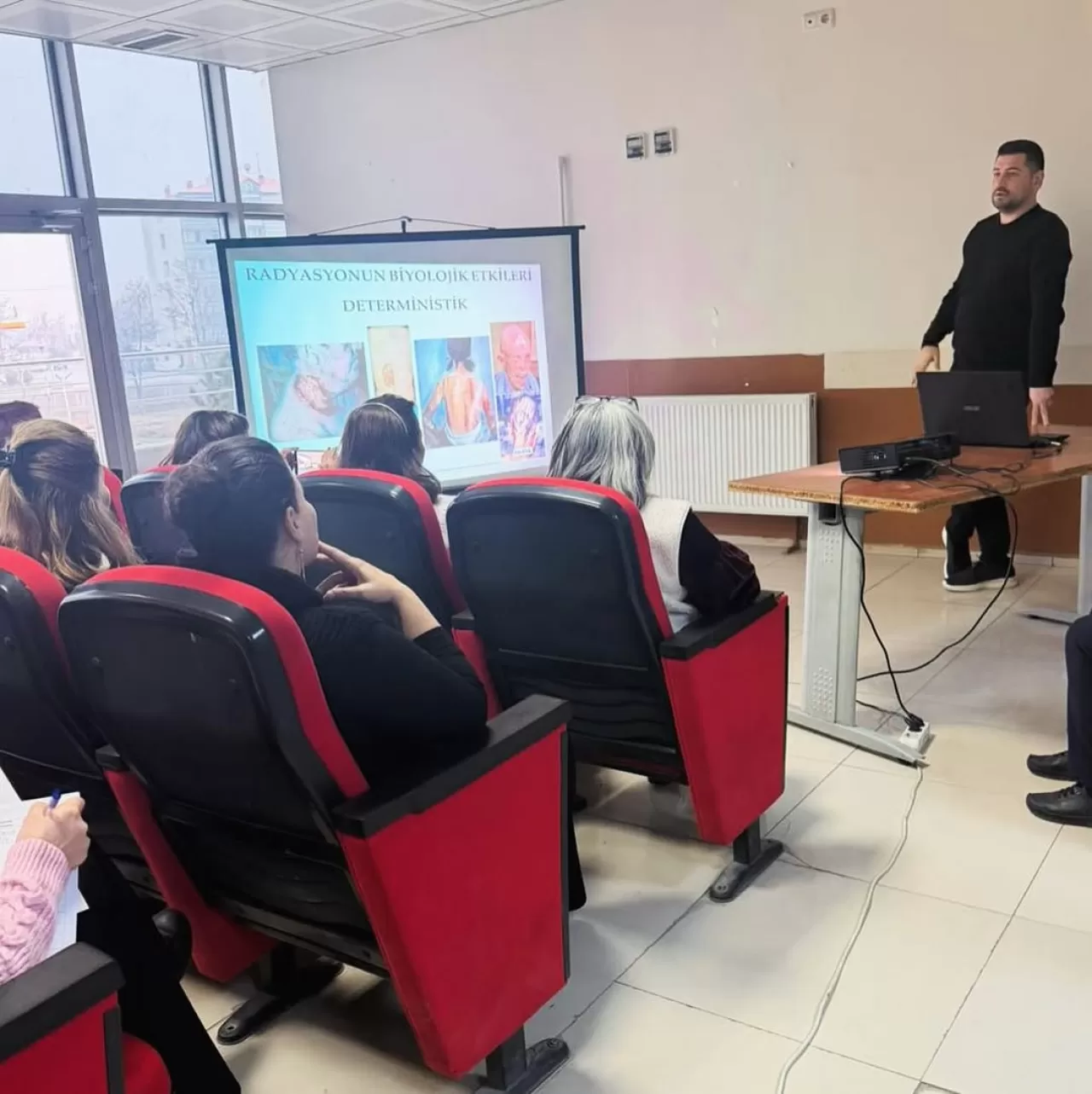 Iğdır Ağız ve Diş Sağlığı Merkezi Personeline Radyasyon Güvenliği Eğitimi