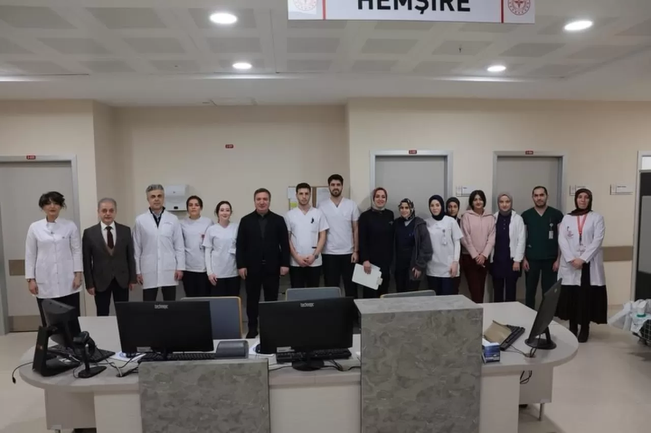 Erzincan Valisi Hamza Aydoğdu, Hastanede Tedavi Gören Vatandaşları Ziyaret Etti