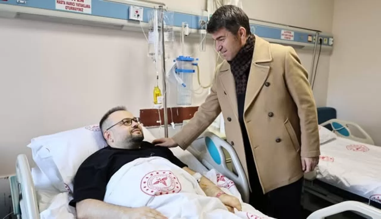 Amasya Valisi Önder Bakan, Hastane Başhekimi Doç. Dr. Hicabi Sezgin'i Ziyaret Etti