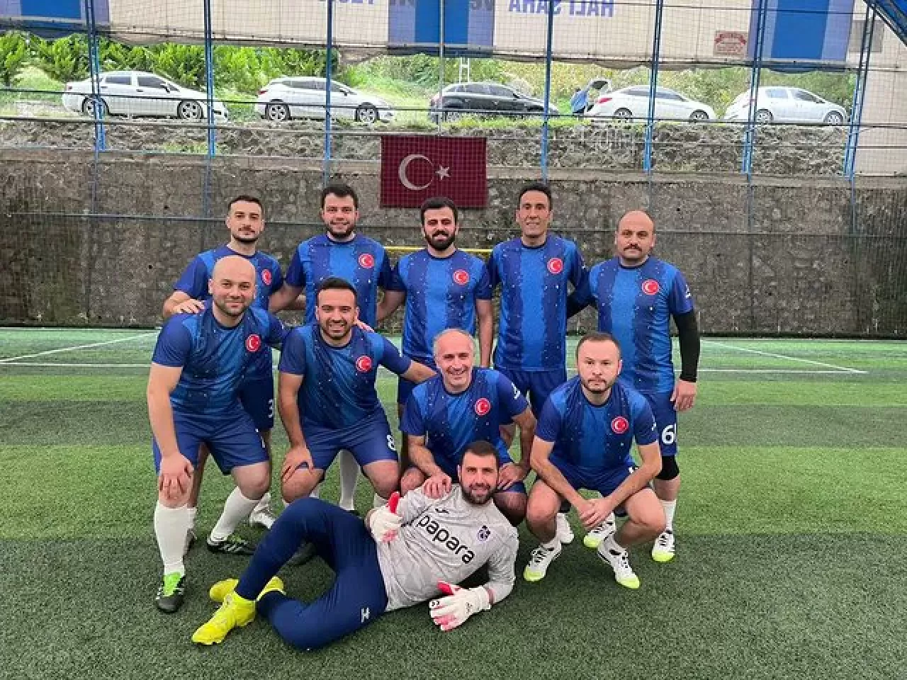 Trabzon Ağız ve Diş Sağlığı Hastanesi Futbol Turnuvasında Yarı Finalde