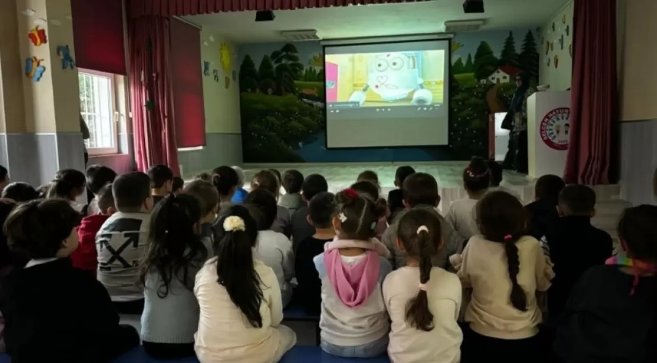 Bursa Gürsu'da Minik Öğrencilere Ağız ve Diş Sağlığı Eğitimi