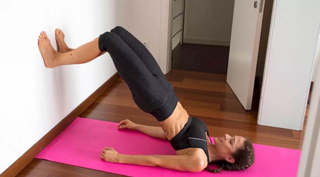 Bacakları Yukarı Kaldırmanın Bilimi: Günlük 10 Dakikalık Basit Uygulama Sağlığa Nasıl Katkı Sağlıyor?