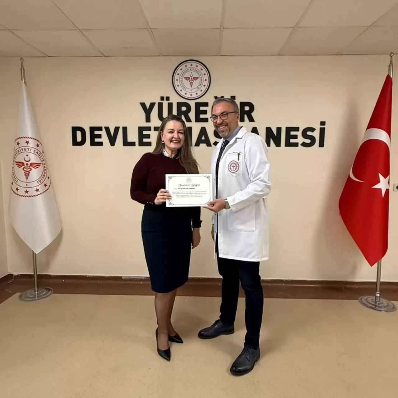 Adana Yüreğir Devlet Hastanesi'nde 25 Yıllık Hizmetlerinden Dolayı Sağlık Çalışanlarına Teşekkür Belgesi Verildi