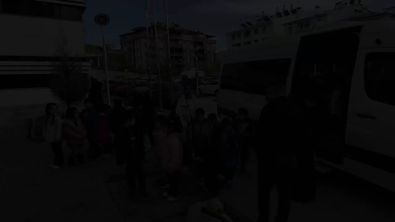 Tunceli'de Minik Öğrenciler Diş Hekimi Korkusunu Yeniyor