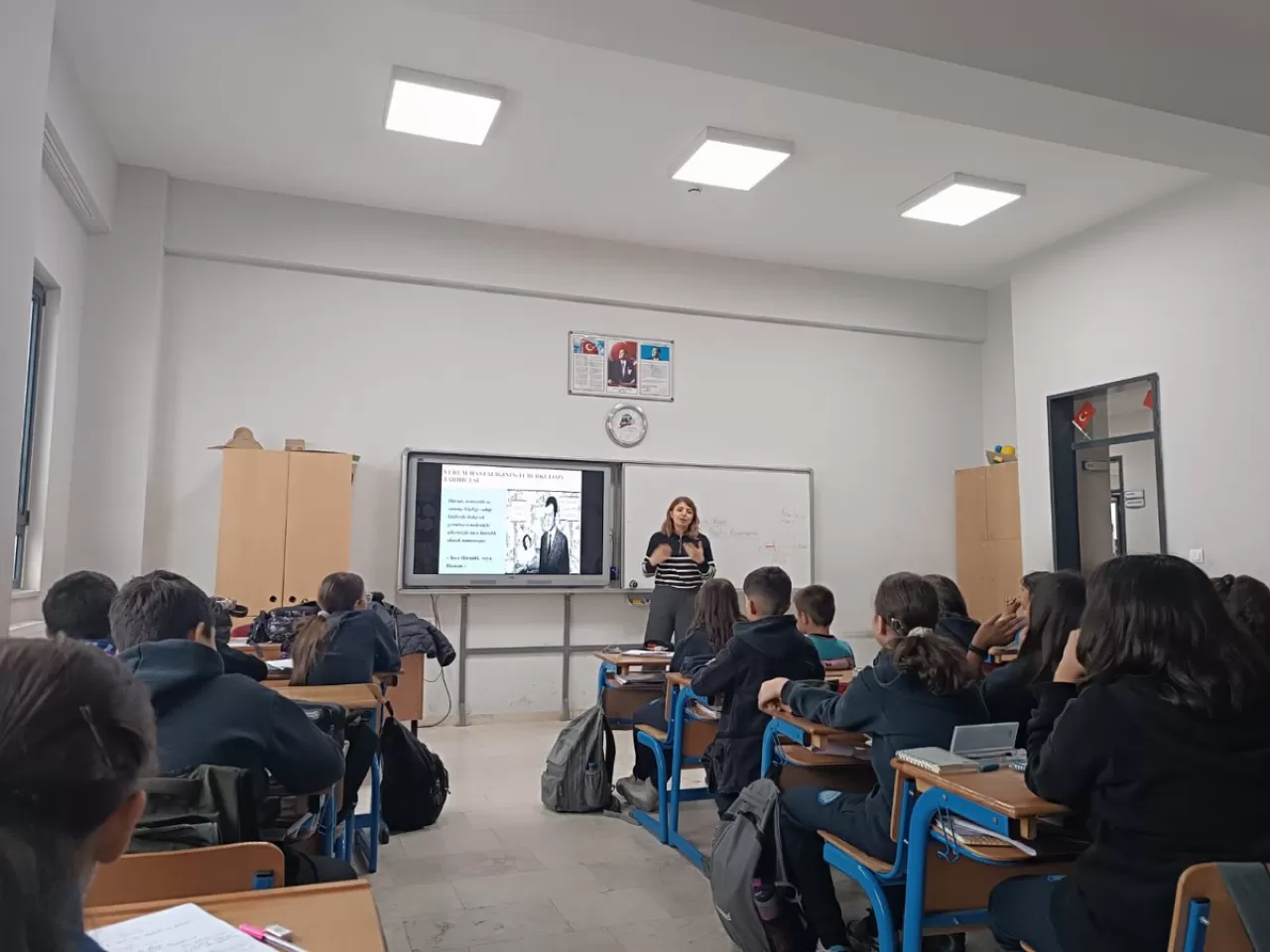 Denizli'de Öğrencilere Verem Eğitimi ve Broşür Dağıtımı