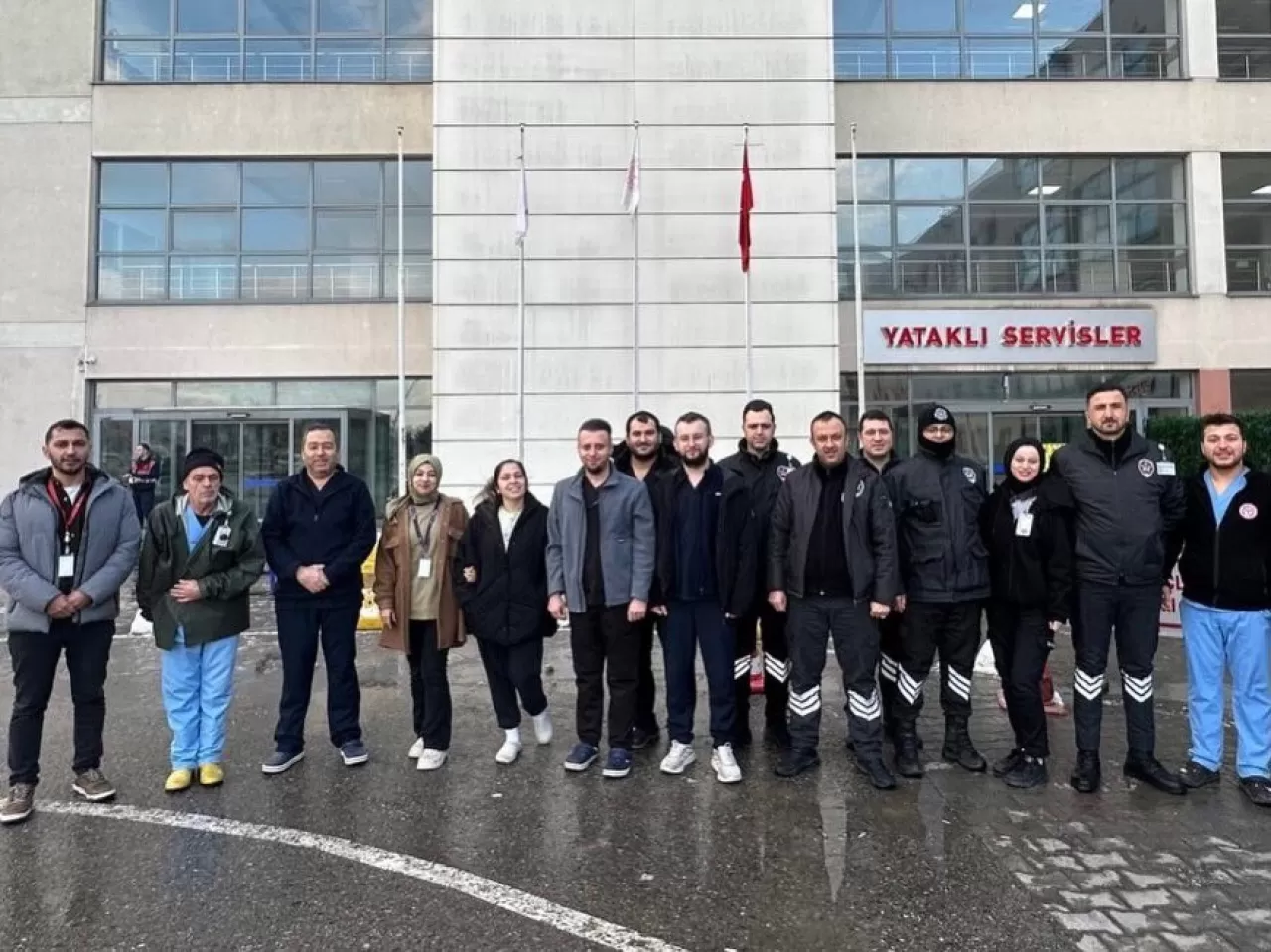 Sakarya İl Sağlık Müdürlüğü'nden Yeni Yıl Mesajı: 14.000 Sağlık Çalışanı Gece Gündüz Demeden Hizmette