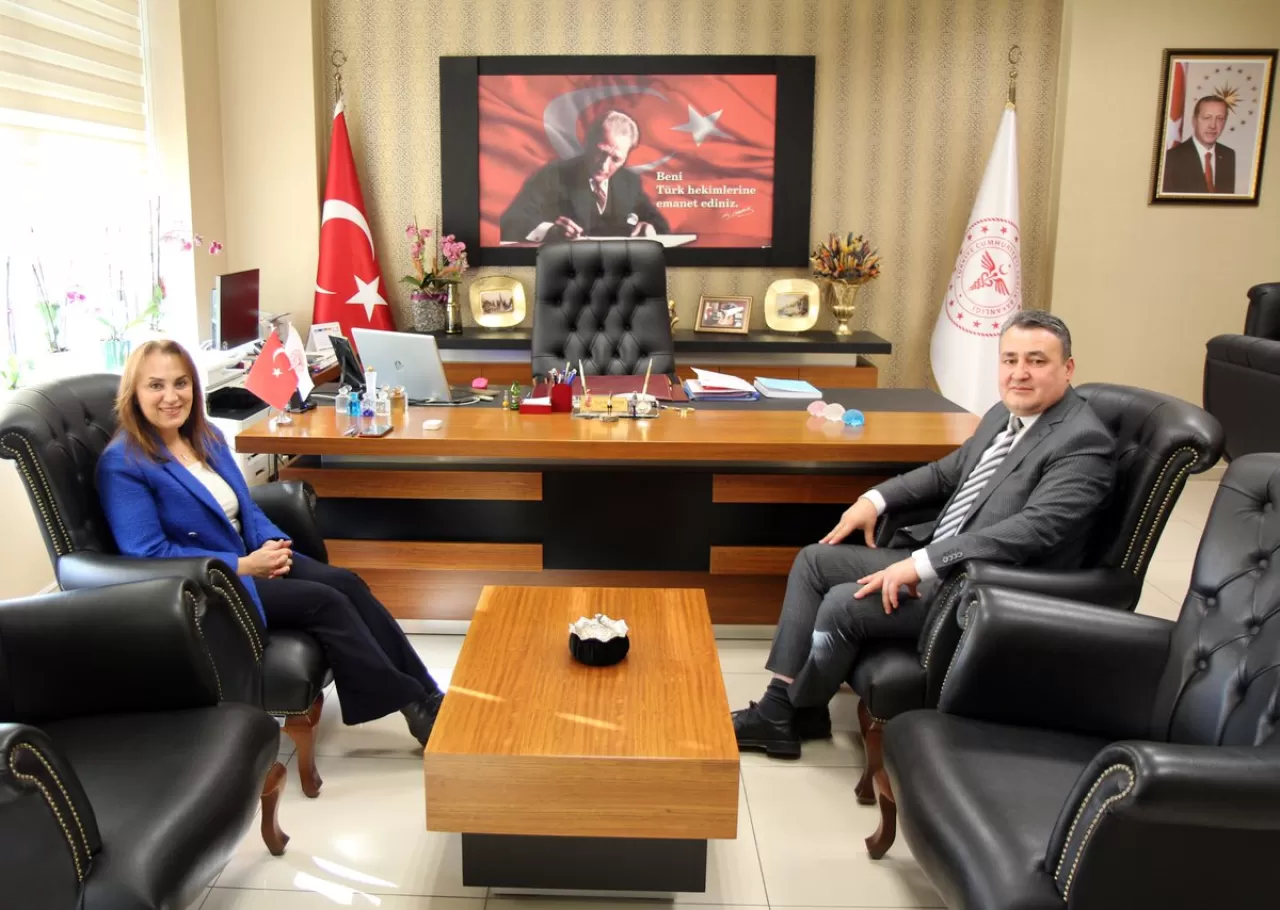 TCDD Denizli Gar Müdürü, İl Sağlık Müdürü Berna Öztürk'ü Ziyaret Etti