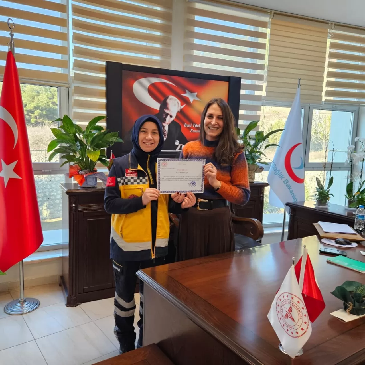 Hemşire Merve Dişci'ye Afet Planındaki Başarısından Dolayı Teşekkür Belgesi