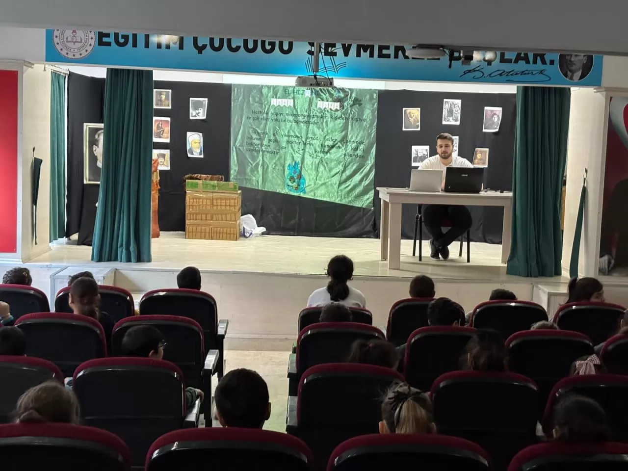 Arnavutköy'de Öğrencilere Bulaşıcı Hastalıklar ve Hijyen Eğitimi Verildi