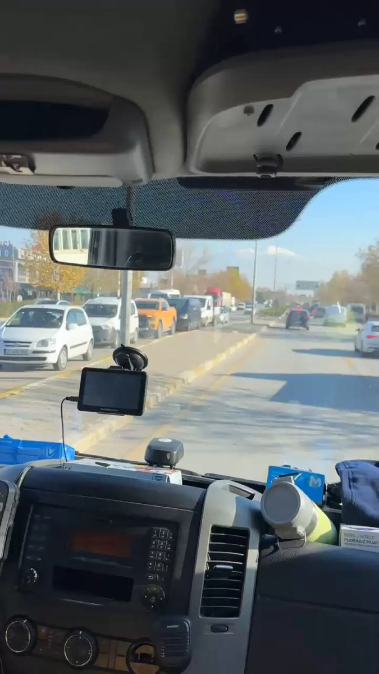 Denizli'de Ambulansın Geçiş Önceliğine Örnek Davranış