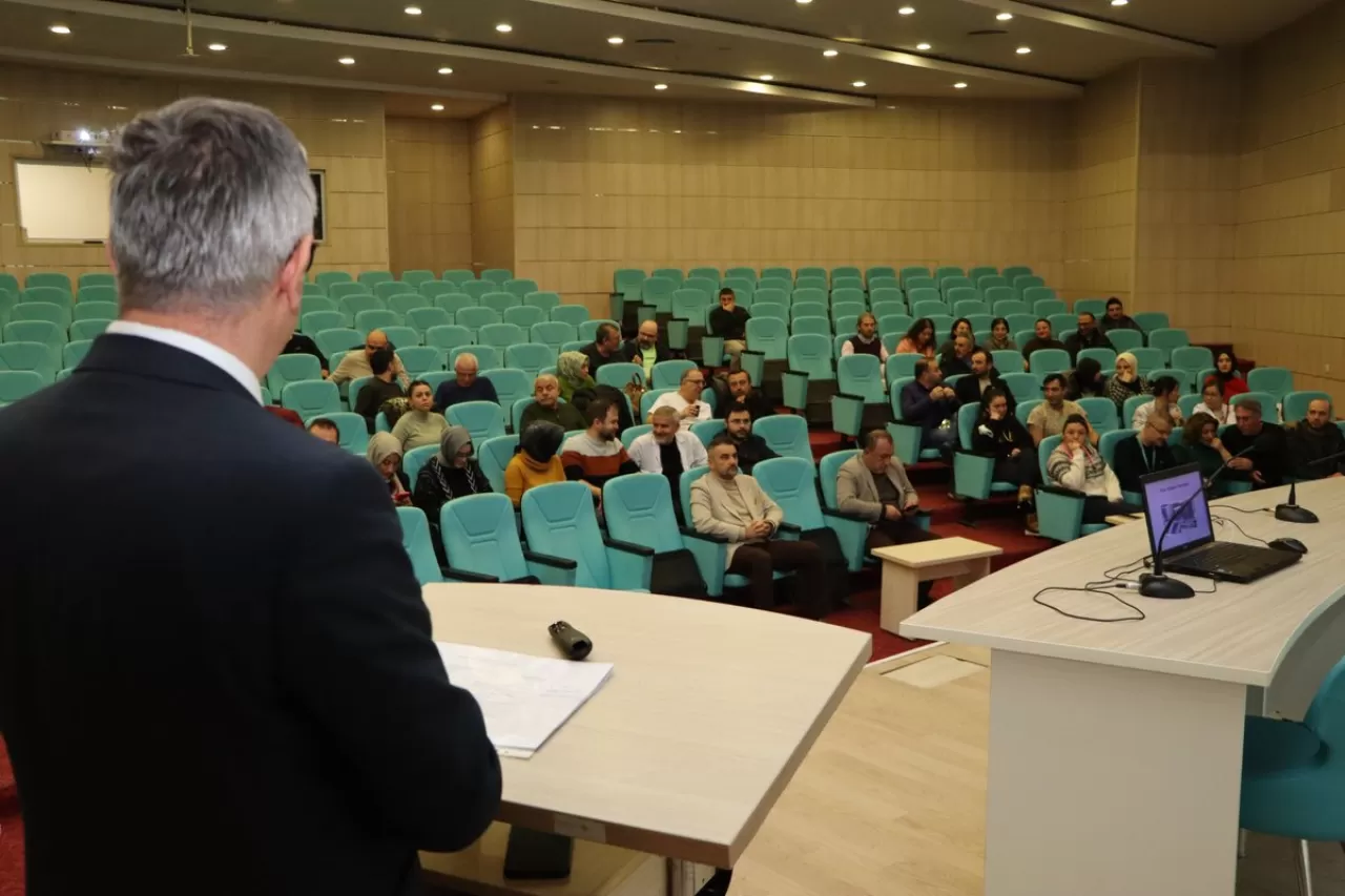 Sivas'ta Sağlık Hizmeti Kalitesini Artırmak İçin Hekimlerle İstişare Toplantısı Yapıldı