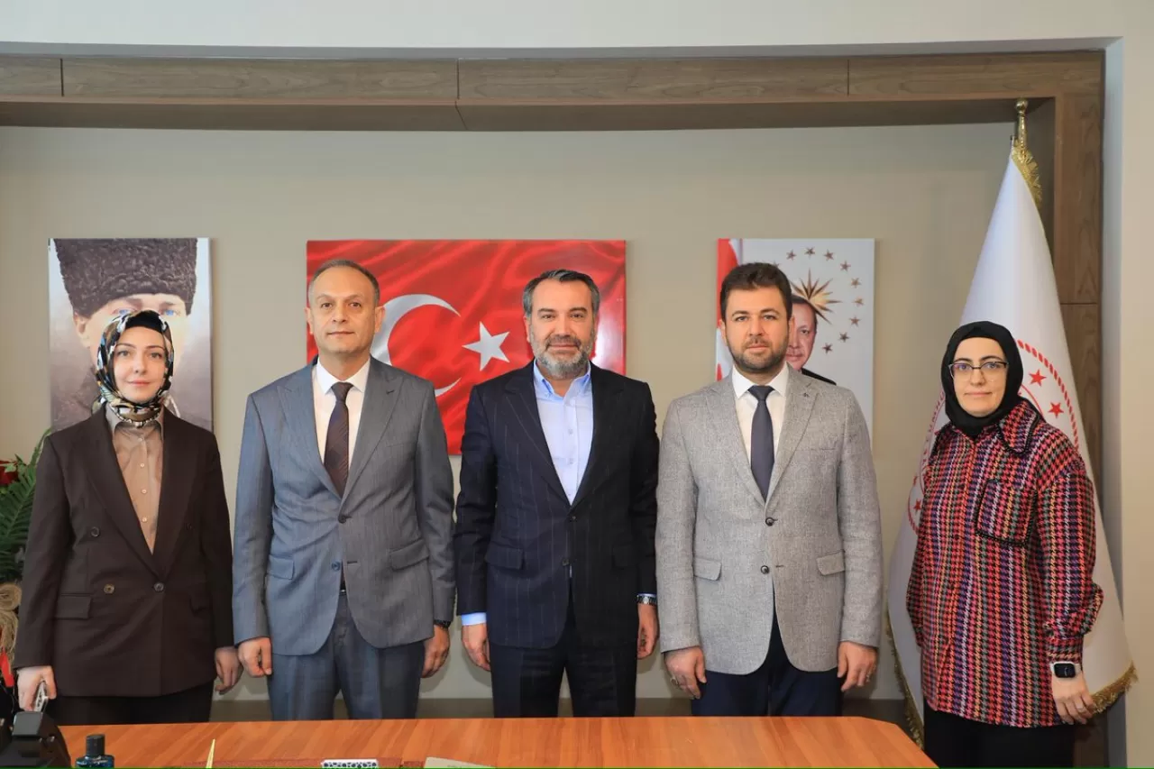 Elazığ Belediye Başkanı Şahin Şerifoğulları, Fethi Sekin Şehir Hastanesi'ne Ziyarette Bulundu