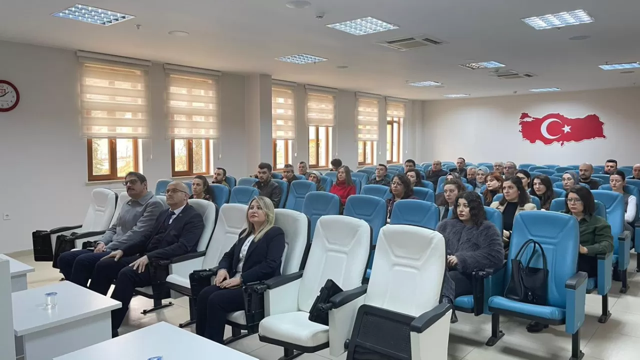 Amasya'da 112 Acil Çağrı Merkezi Personeline İş Sağlığı ve Güvenliği Eğitimi