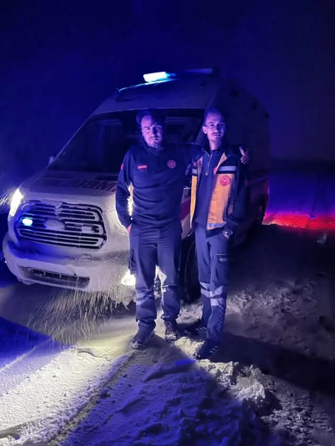 Karaman'da Sağlık Çalışanları Zorlu Kış Koşullarında Gece Yarısı Görev Başında