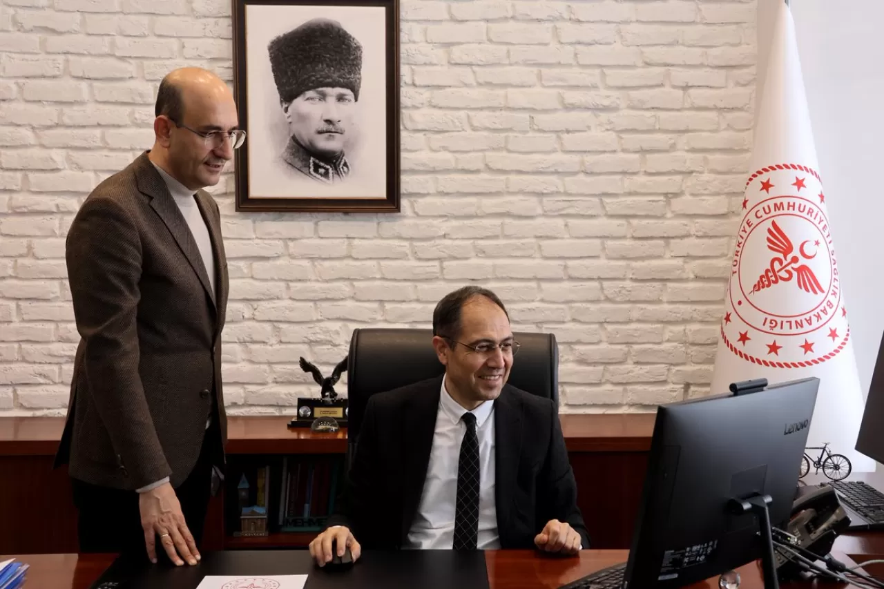 Kayseri İl Sağlık Müdürü Dr. Mehmet Erşan, AA'nın Yılın Kareleri Oylamasına Katıldı