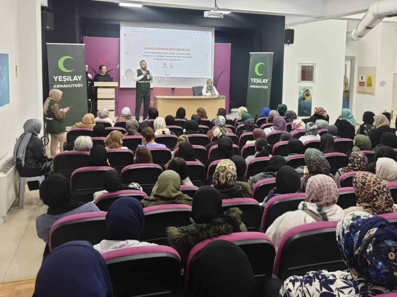 Arnavutköy'de Kadınlara Yönelik Bağımlılık ve Kanser Farkındalık Eğitimi Düzenlendi