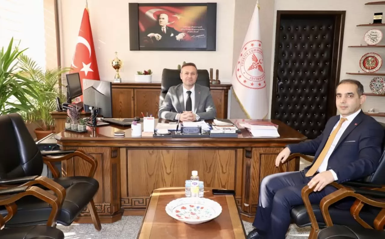 Adıyaman'da Hastane Başhekimi Prof. Dr. Kasım Turgut'un Profesörlük Unvanı Kutlandı
