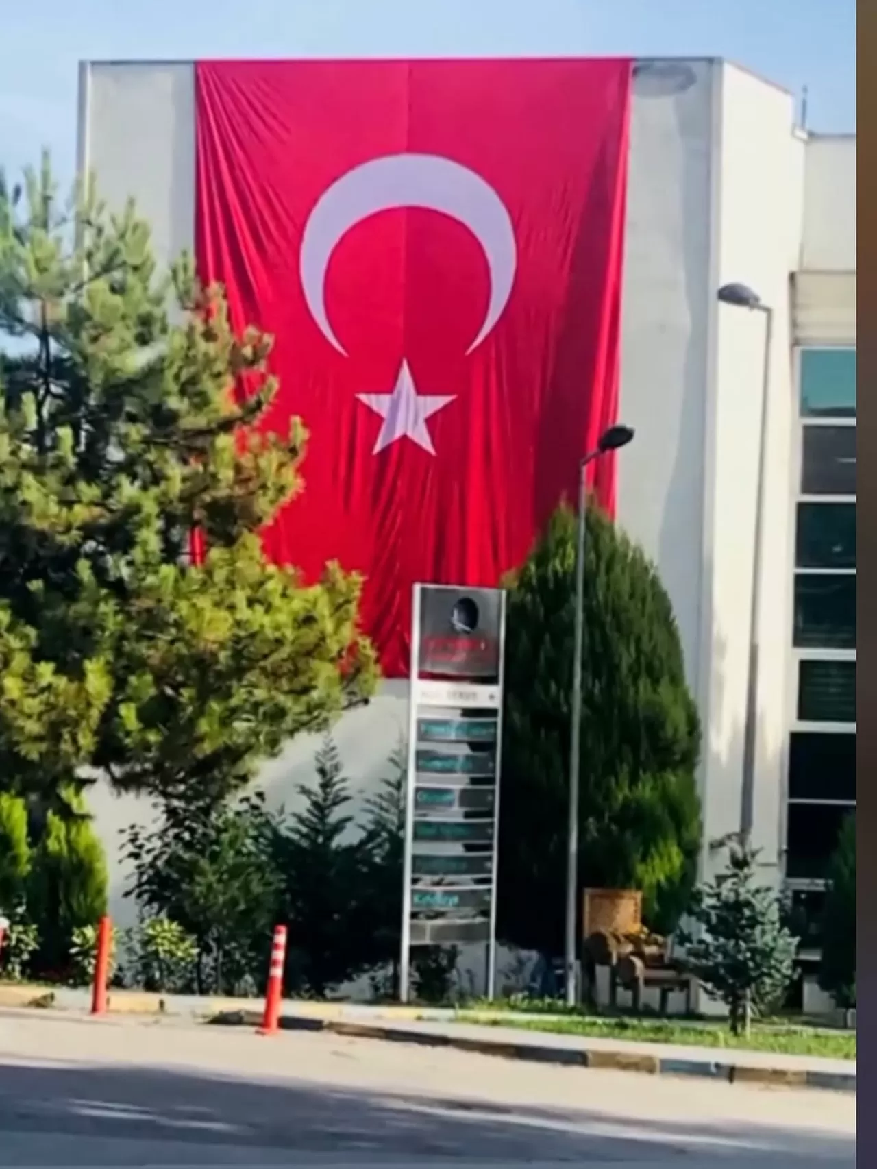 Safranbolu Devlet Hastanesi'nden Bayrağa Yapılan Saldırıya Kınama