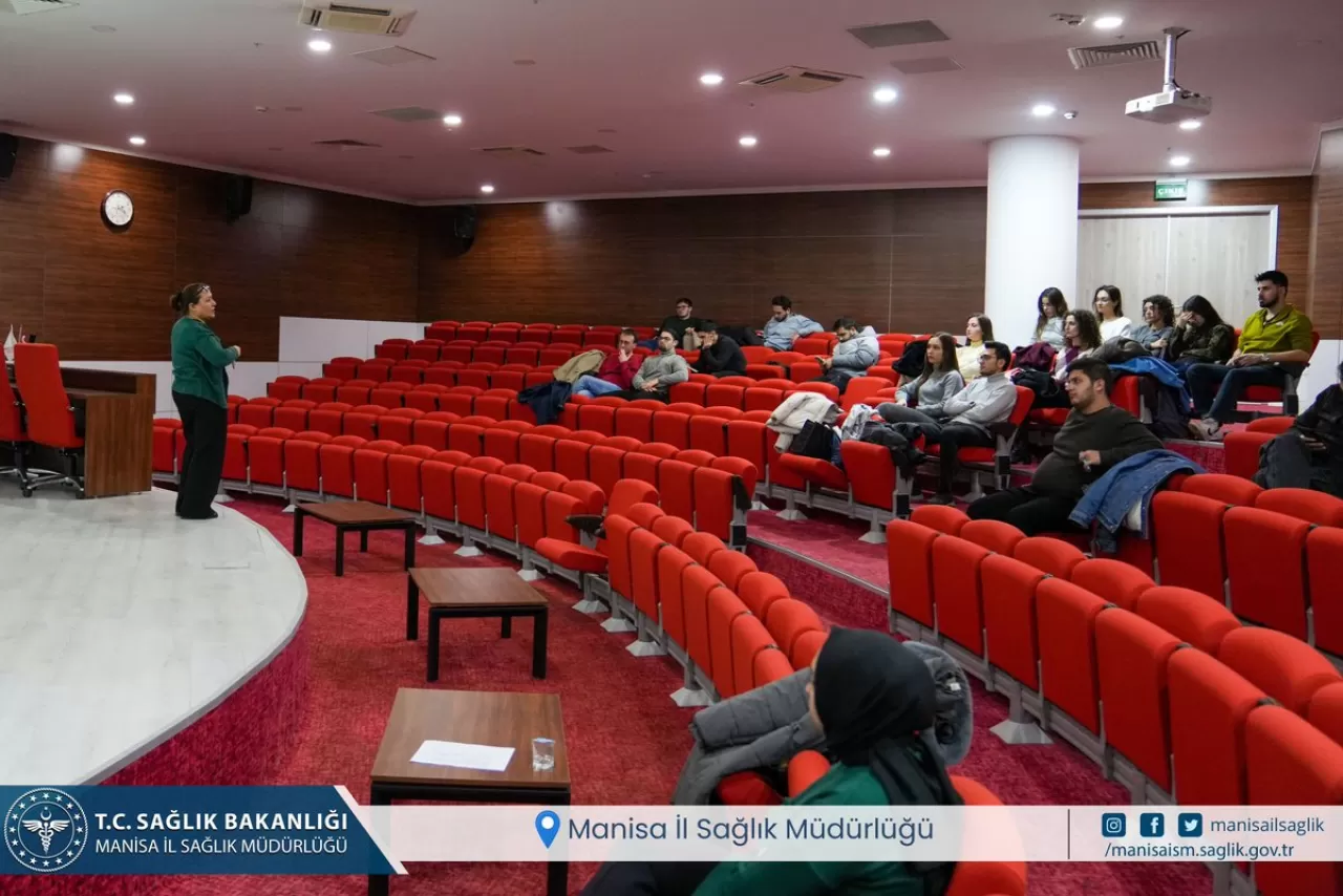 Manisa'da İntörn Doktor Adaylarına Mesleğe Hazırlık Eğitimi