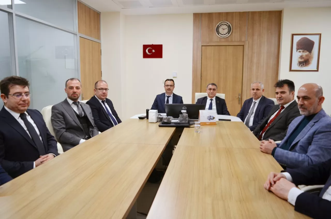 Kırşehir Ahi Evran Üniversitesi Rektörü İl Sağlık Müdürlüğü'nü Ziyaret Etti