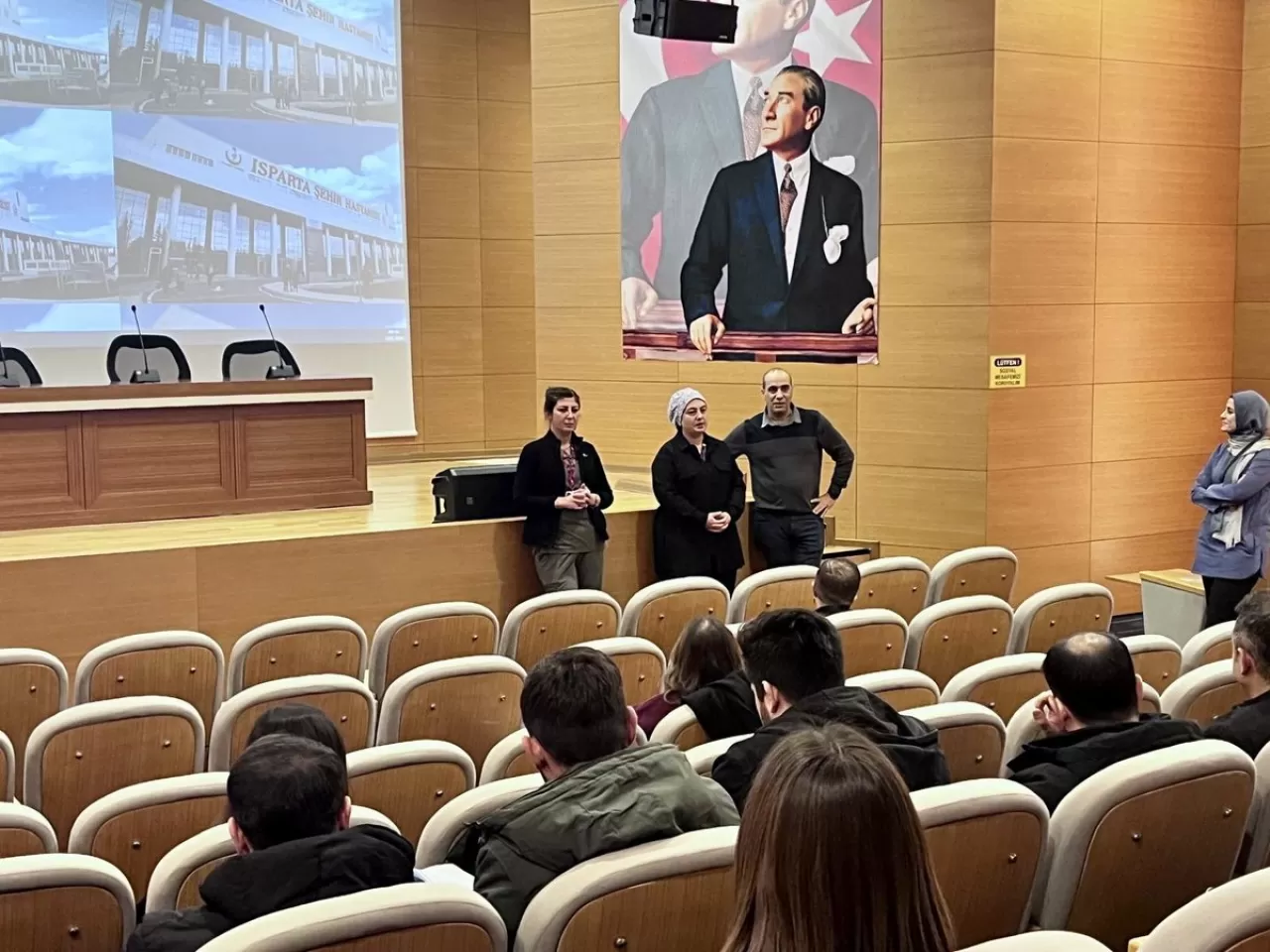 Isparta Şehir Hastanesi'nde Acil Bakım Hemşireliği Eğitimi Başladı