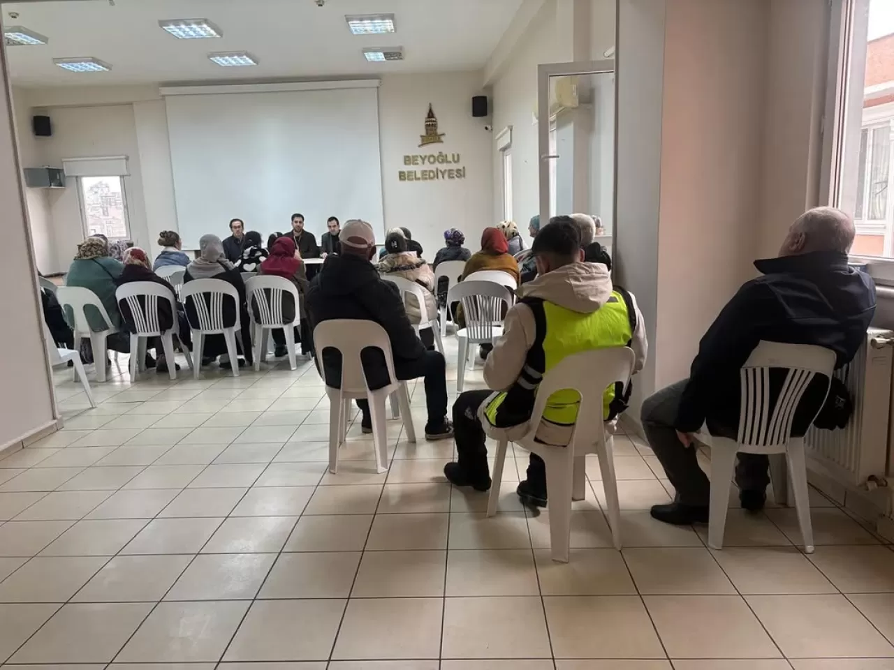 Beyoğlu'nda Roman Vatandaşlara Yönelik Kanser Taramaları Eğitimi Düzenlendi