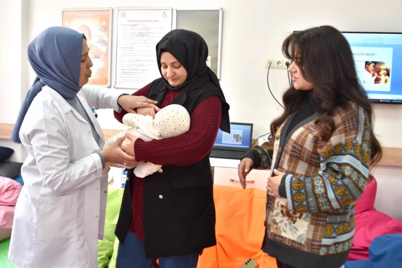 Bitlis'te Anne Adaylarına Sağlıklı Bir Gebelik Süreci İçin Gebe Okulu Desteği
