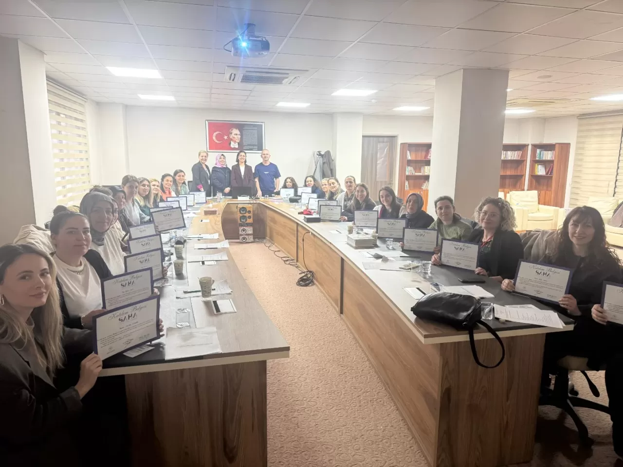 İzmit'te Aile ve Sosyal Hizmetler Personeline Sağlık Eğitimi